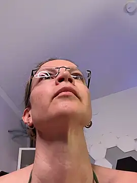 Snapshot of AnnikaRose chatting on 7, 7, 2026 AnnikaRose online show from 7, 7, 2026