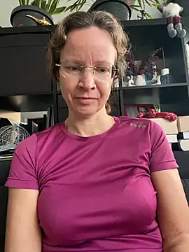 AnnikaRose online show from 2, 10, 2025