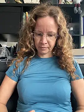 AnnikaRose online show from 30, 10, 2025