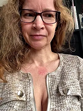 AnnikaRose online show from 14, 4, 2026