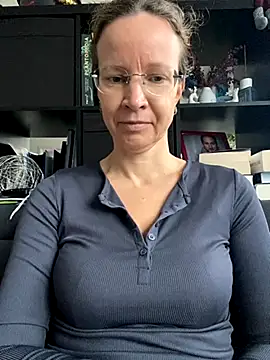 AnnikaRose online show from 24, 10, 2025