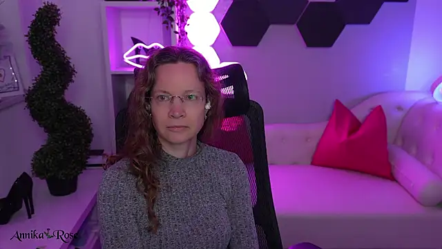 AnnikaRose online show from 5, 2, 2026