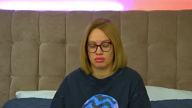 MariaNeumann online show from 19, 9, 2025