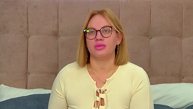 MariaNeumann online show from 18, 9, 2025