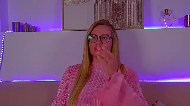 MariaNeumann online show from 16, 3, 2025