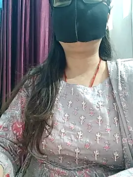 Snapshot of Aishwaryaa_69 chatting on 1, 3, 2026 Aishwaryaa 69 online show from 1, 3, 2026