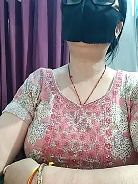 Snapshot of Aishwaryaa_69 chatting on 7, 7, 2026 Aishwaryaa 69 online show from 7, 7, 2026