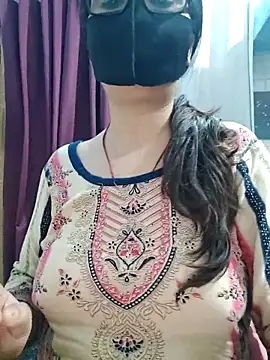 Snapshot of Aishwaryaa_69 chatting on 14, 6, 2026 Aishwaryaa 69 online show from 14, 6, 2026