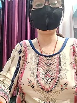 Snapshot of Aishwaryaa_69 chatting on 23, 12, 2025 Aishwaryaa 69 online show from 23, 12, 2025