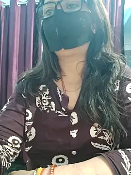 Snapshot of Aishwaryaa_69 chatting on 18, 12, 2025 Aishwaryaa 69 online show from 18, 12, 2025