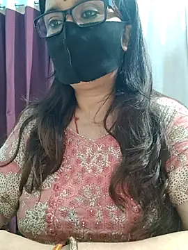 Snapshot of Aishwaryaa_69 chatting on 4, 7, 2026 Aishwaryaa 69 online show from 4, 7, 2026