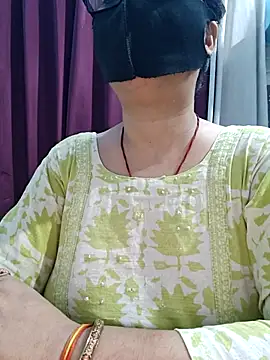 Snapshot of Aishwaryaa_69 chatting on 15, 7, 2026 Aishwaryaa 69 online show from 15, 7, 2026
