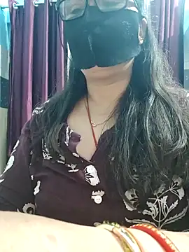 Snapshot of Aishwaryaa_69 chatting on 17, 12, 2025 Aishwaryaa 69 online show from 17, 12, 2025