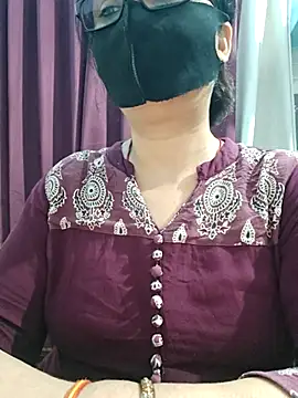 Snapshot of Aishwaryaa_69 chatting on 7, 7, 2026 Aishwaryaa 69 online show from 7, 7, 2026