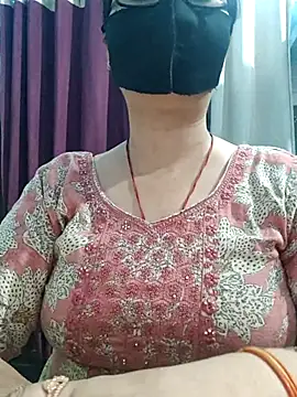 Snapshot of Aishwaryaa_69 chatting on 6, 7, 2026 Aishwaryaa 69 online show from 6, 7, 2026
