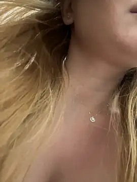 Chloe Richardson online show from 5, 10, 2025