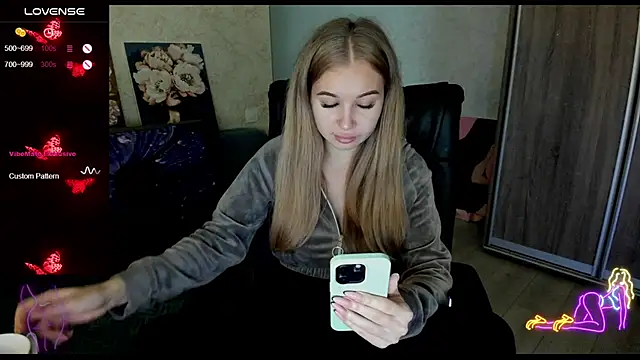  NigoNika online show from 6, 11, 2025