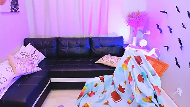 Cassie xKiss online show from 25, 10, 2025