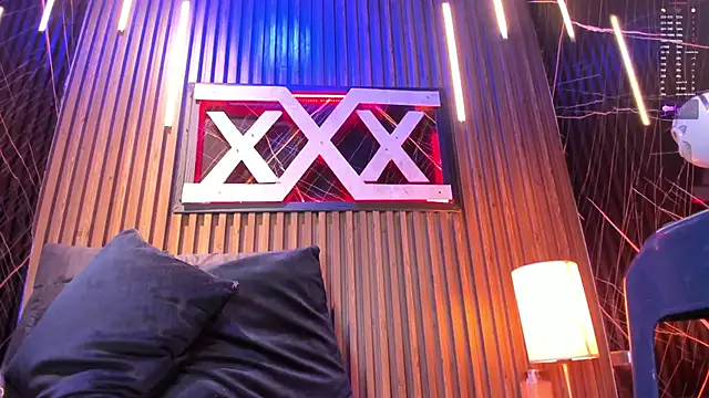 Kloe Suarez  online show from 17, 3, 2025