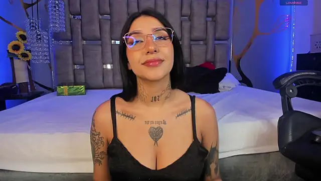 Leiaa  online show from 5, 1, 2025