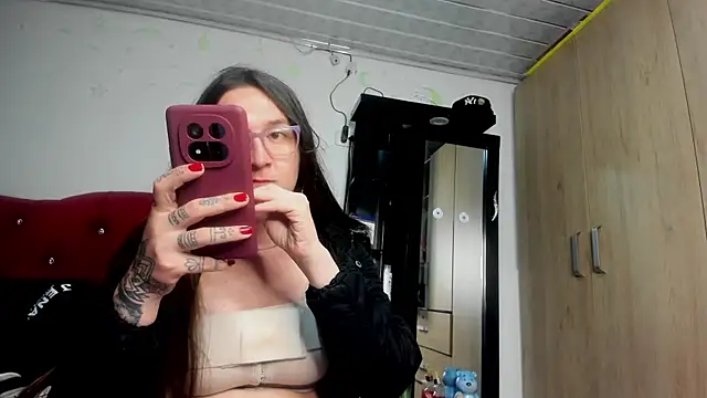 Sweet-Suck69 online show from 19, 9, 2025