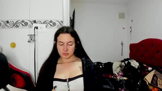 Sweet-Suck69 online show from 13, 7, 2026
