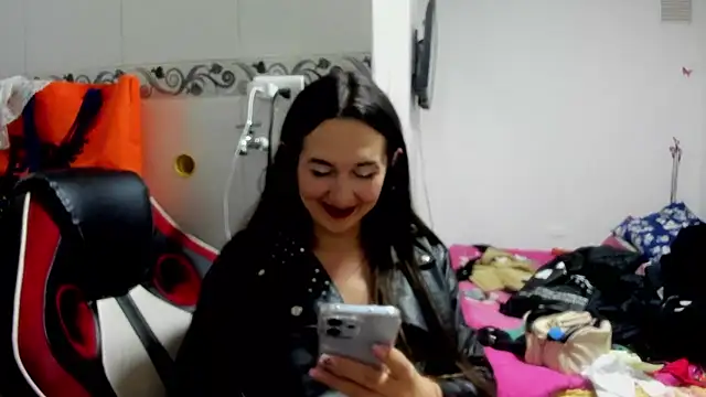 Sweet-Suck69 online show from 30, 5, 2026