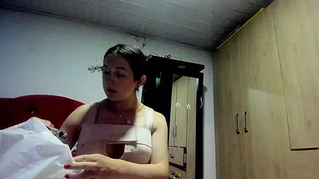 Sweet-Suck69 online show from 17, 9, 2025