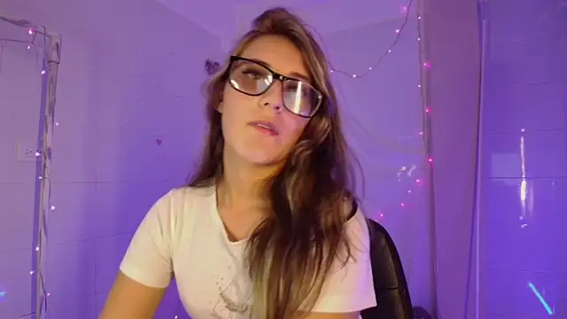 Giia paiige18 online show from 27, 9, 2025