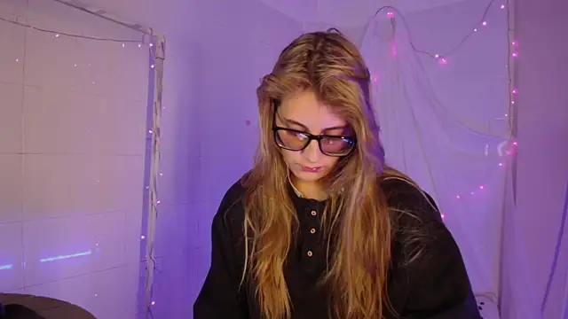 Giia paiige18 online show from 15, 11, 2025