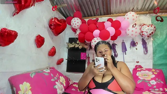 2020vanessapalecia online show from 17, 9, 2025