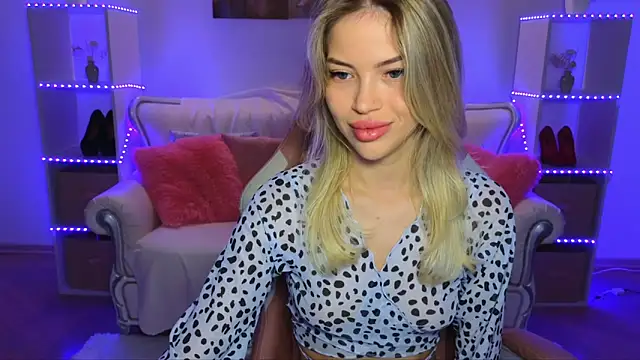 EmmyMills online show from 11, 10, 2025