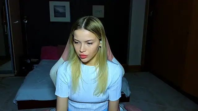 EmmyMills online show from 16, 2, 2025