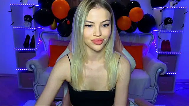 EmmyMills online show from 3, 11, 2025