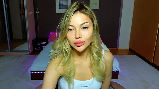 EmmyMills online show from 13, 2, 2025