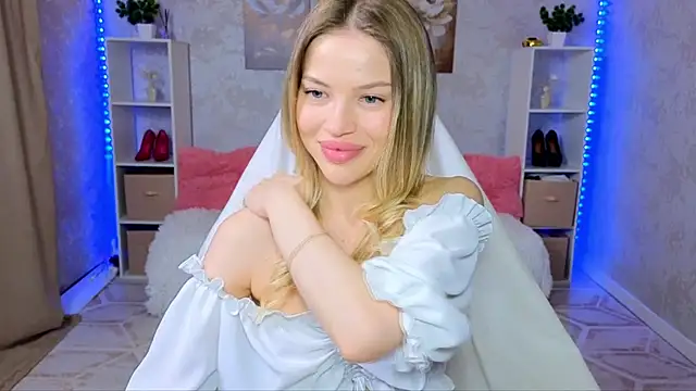 EmmyMills online show from 28, 3, 2026