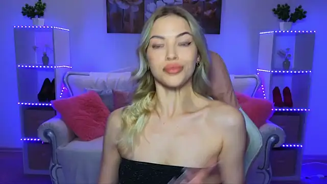 EmmyMills online show from 25, 9, 2025