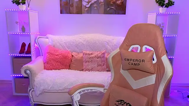 EmmyMills online show from 13, 1, 2026