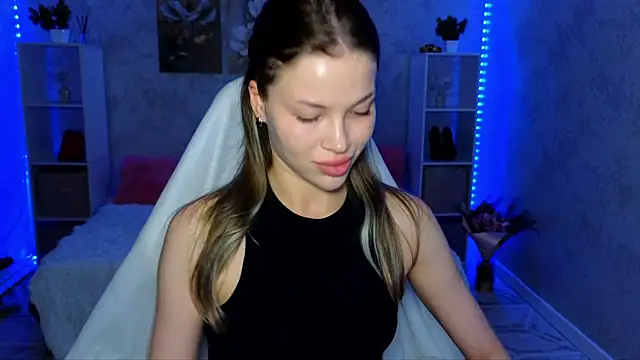 EmmyMills online show from 19, 6, 2026