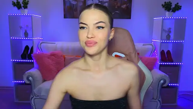 EmmyMills online show from 12, 11, 2025