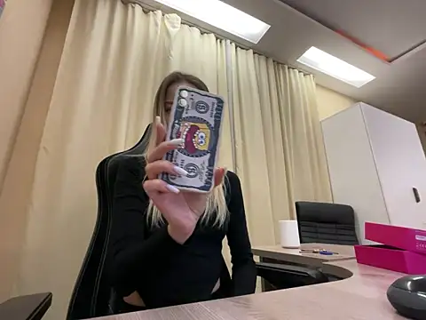 EmmyMills online show from 23, 3, 2026