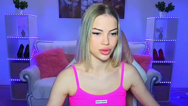 EmmyMills online show from 19, 10, 2025