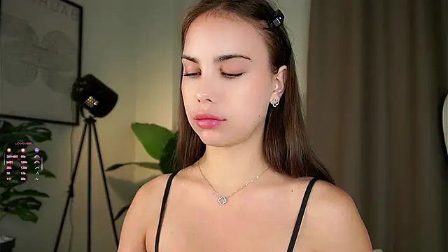 LillianLester online show from 23, 10, 2025