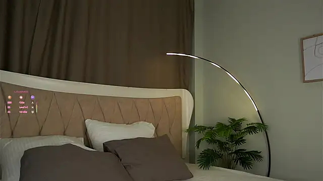 LillianLester online show from 19, 9, 2025