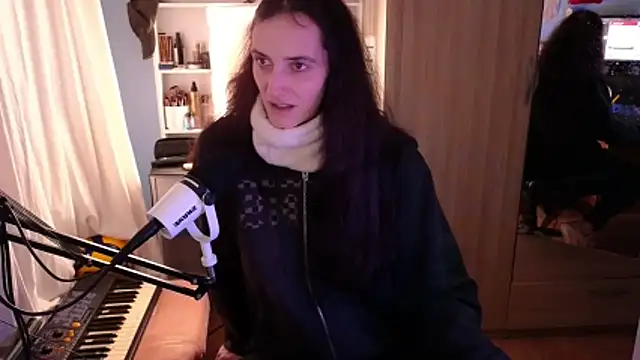 Snapshot of MemiKouki chatting on 22, 12, 2025 MemiKouki online show from 22, 12, 2025