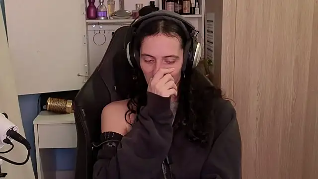 Snapshot of MemiKouki chatting on 2, 2, 2026 MemiKouki online show from 2, 2, 2026