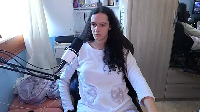 Snapshot of MemiKouki chatting on 25, 9, 2025 MemiKouki online show from 25, 9, 2025