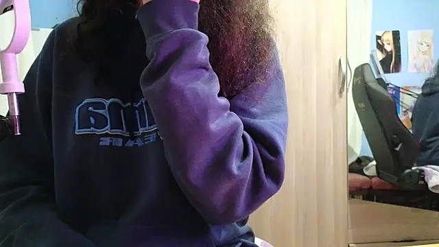 Snapshot of MemiKouki chatting on 6, 11, 2025 MemiKouki online show from 6, 11, 2025