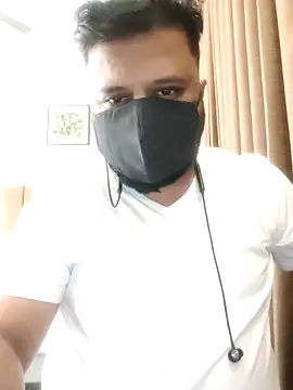 Hunk-Hand6 online show from 27, 3, 2026