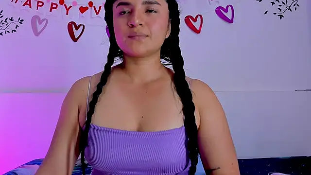 Snapshot of ayheleensexygirl1 chatting on 18, 2, 2026 ayheleensexygirl1 online show from 18, 2, 2026